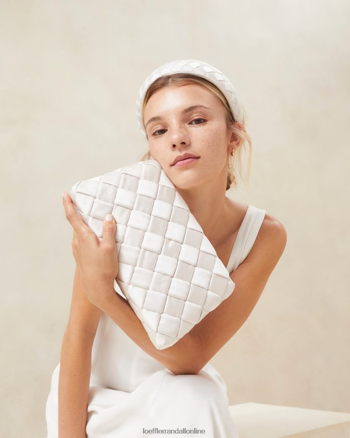 Loeffler Randall aviva tkaná spojka nafukovania krém ženy tašky PT864D351